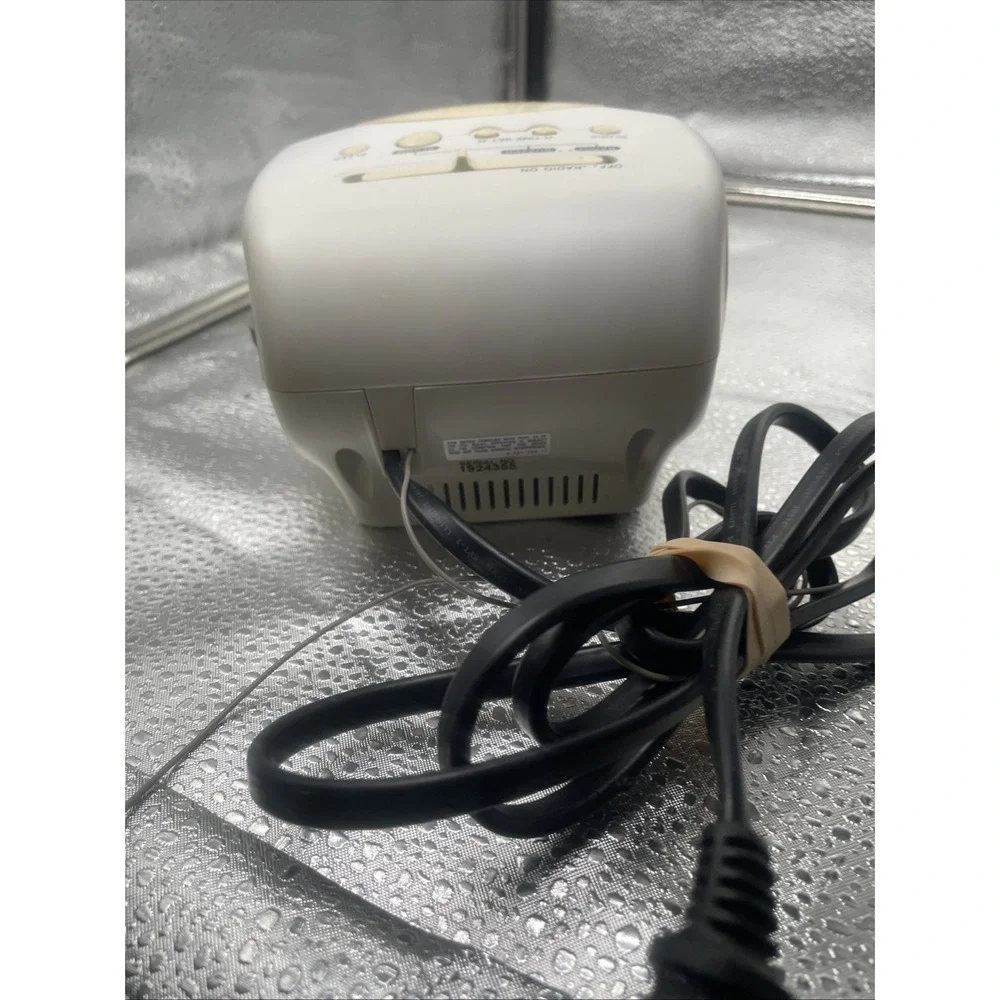 Sony Dream Machine #ICF-C111 FM/AM Clock Radio Black Face on White Tested Works!